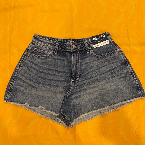 CURVY VINTAGE STRETCH HIGH-RISE DENIM SHORTS - Picture 2 of 7